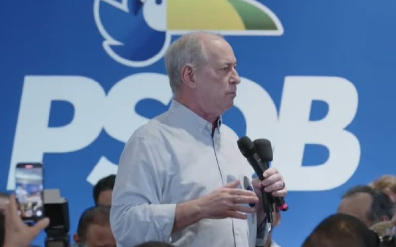 Ciro Gomes se filia ao PSDB e volta a criticar Lula: “Aqui não tem ladrão. E lá?”