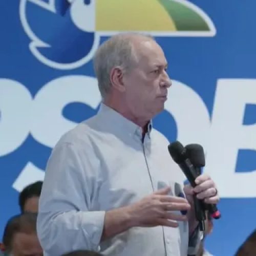 “Eu não pretendo mais ser candidato”, diz Ciro Gomes em evento de oposição no Cariri
