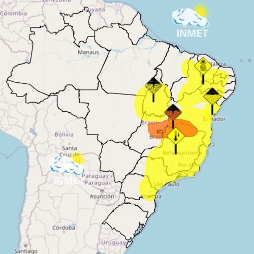 Ciclone se afasta do Brasil e chuva atinge região central