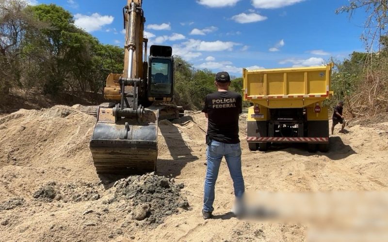 Polícia Federal realiza operação e prende dois por extração ilegal de areia em Itapiúna