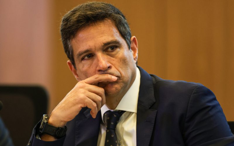 Campos Neto, presidente do BC na gestão Bolsonaro, sabia dos problemas do Master, mas não interviu, diz jornal
